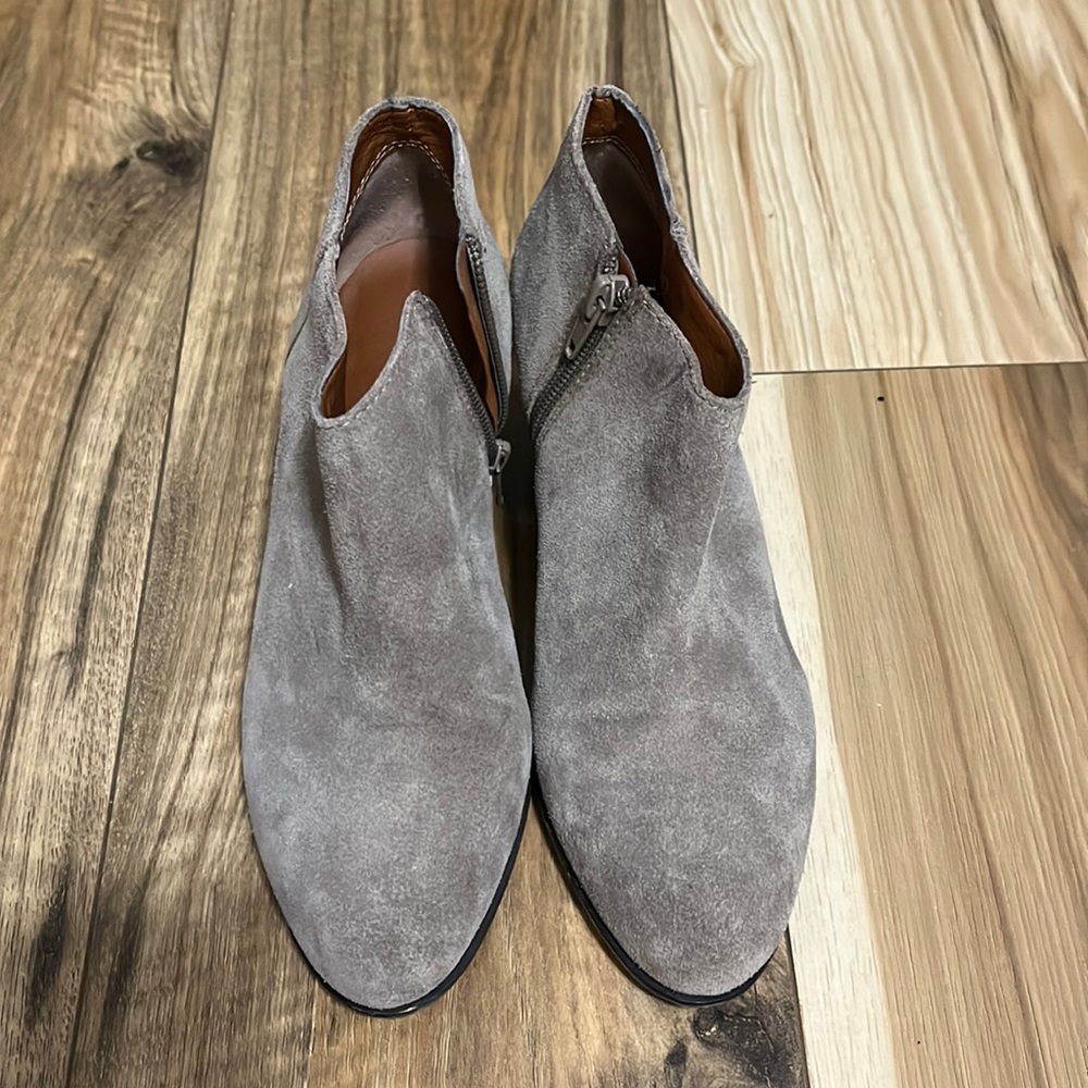 Lucky brand bootie size 5.5